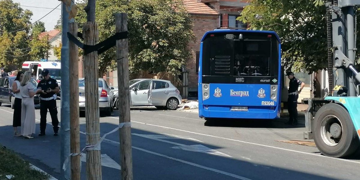 Devojčicu su izvlačili vatrogasci, povređena i trudnica u devetom mesecu: Horor detalji nesreće u Zemunu
