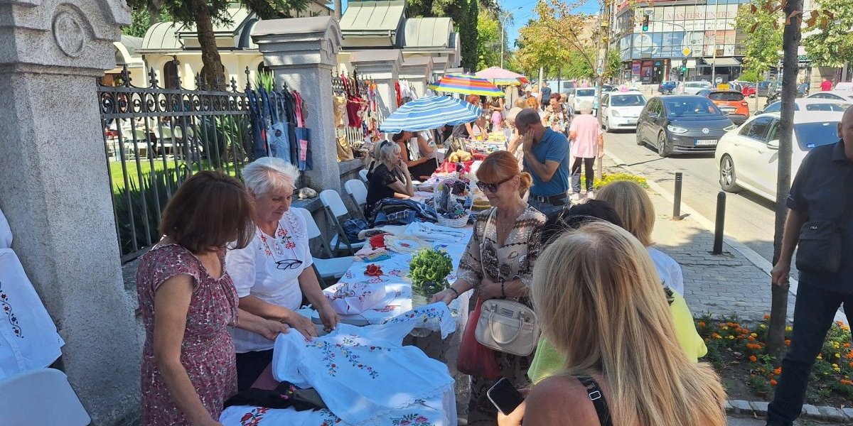Šta se dešava u Kragujevcu: Glavnom ulicom jedva se prolazi (FOTO)