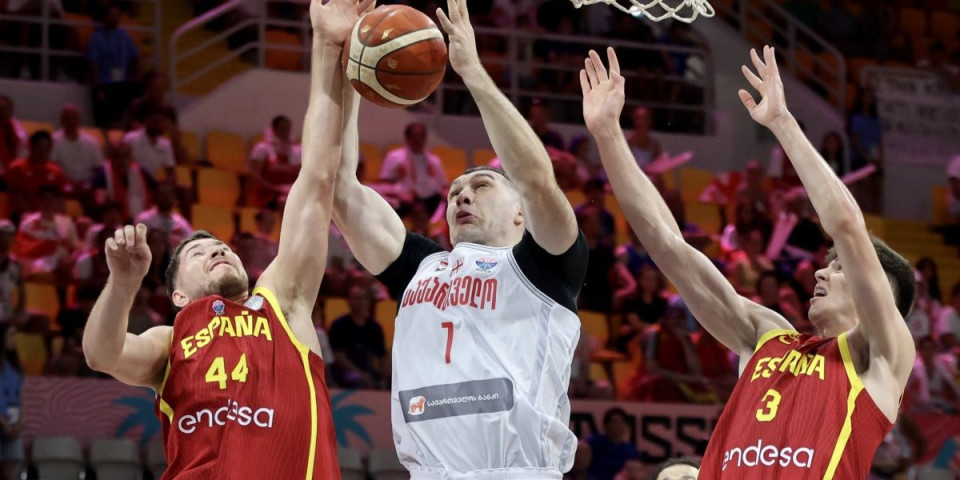 Šok na Evrobasketu - Srbin režirao senzaciju i srušio šampiona Evrope