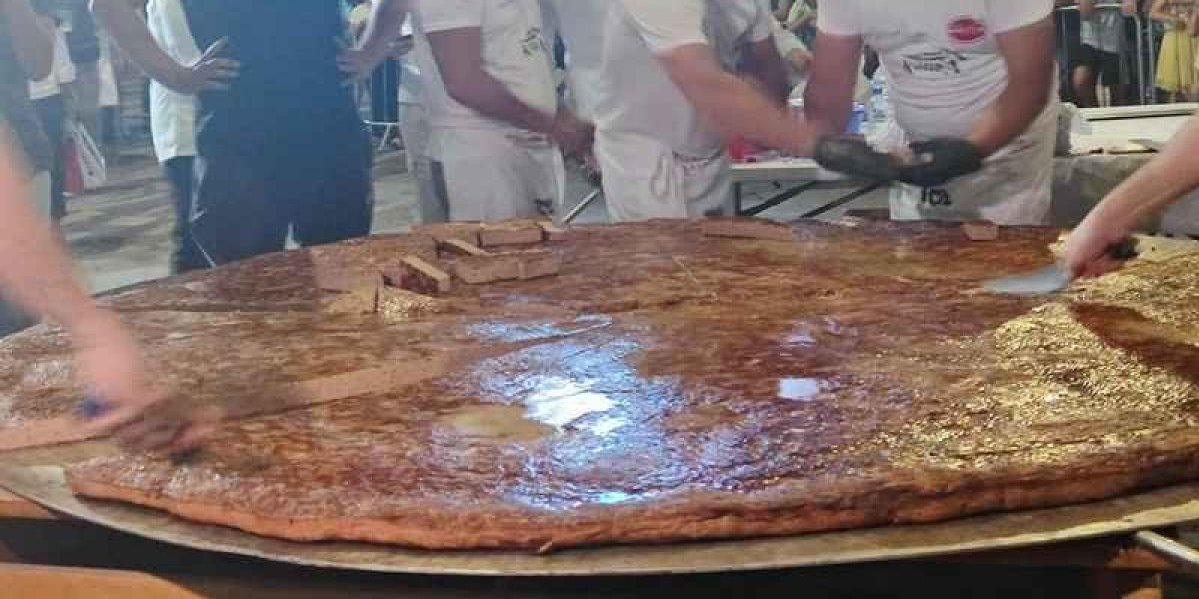 Leskovčani nadmašili sami sebe: "Pljeskavica za Ginisa" veća nego prethodne godine (FOTO)