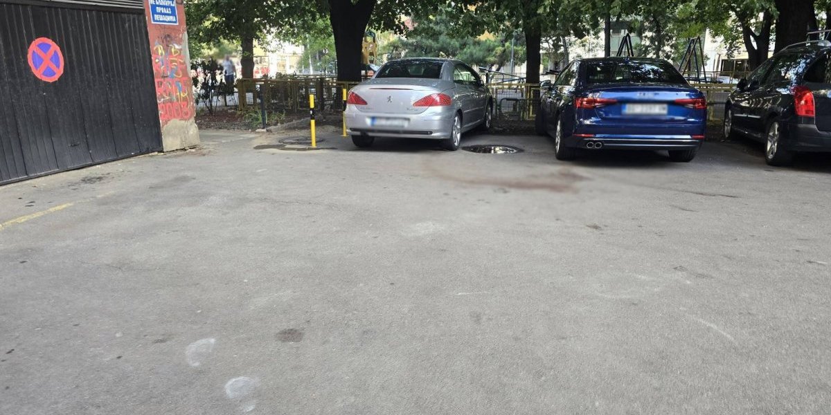 Tragovi krvi na parkingu