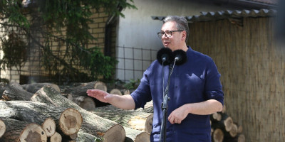 Predsednik Srbije Aleksandar Vučić odgovorio je na tekst “Gardijana ”, naglašavajući da nasilni protesti ugrožavaju institucije i da Srbija ostaje posvećena demokratiji i evropskim integracijama.