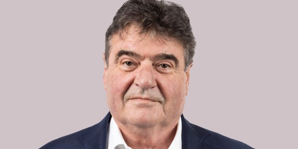 Šolakovci potpuno poludeli, hoće da smene SVOG šefa! (FOTO)