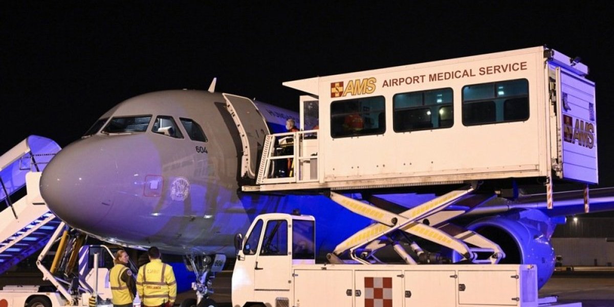 Drama u vazduhu! Avion pun putnika prinudno sleteo - šta se zapravo dogodilo? (VIDEO)