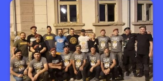 UHAPŠEN EKSTREMISTA : Gađao kamenjem žandarme u kordonu (VIDEO)