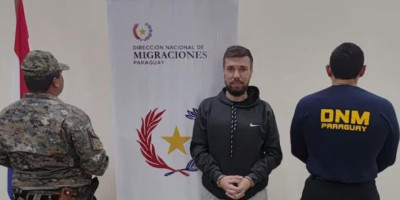 Luka Starčević (35) iz Beograda, za kojim je Srbija raspisala poternicu, uhapšen je prilikom pokušaja ulaska u Boliviju iz Paragvaja koristeći falsifikovana argentinska dokumenta.