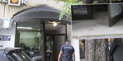 Muškarac M.M. (41) koji je izboden u stanu u centru Beograda, prebačen je u bolnicu, a u zgradi u kojoj se sve desilo su vidljivi tragovi krvi.
