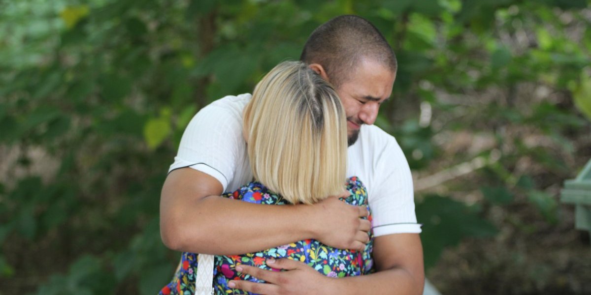 Susret oca bačene bebe i žene koja je spasila dete