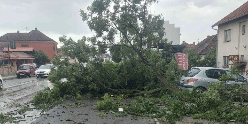Zbog nevremena hitno se oglasio MUP: Pazite na ove 4 stvari
