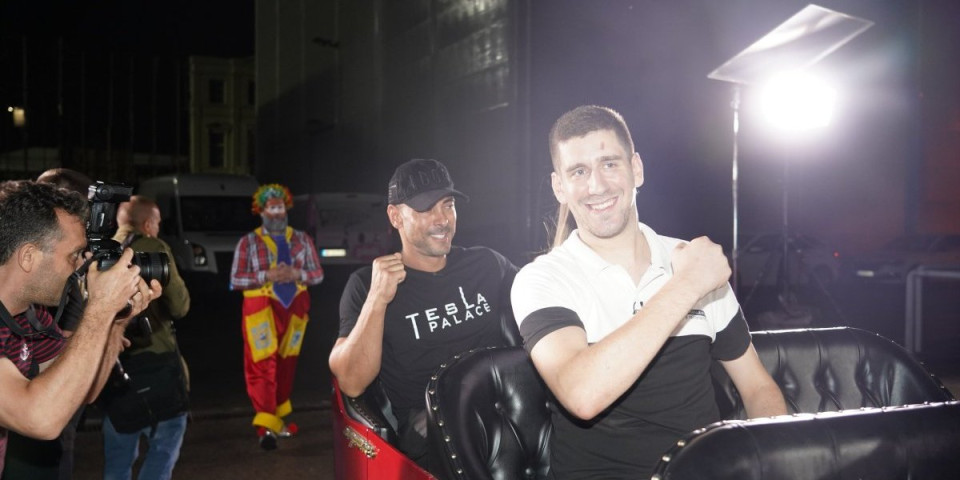 Rijaliti učesnik izbačen iz stana - Pravio svinjac po komšiluku, policija morala da reaguje