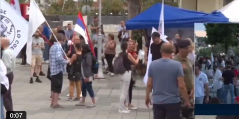 Ljudi, ovako je sinoć izgledao protest blokadera u Lazarevcu: Skupljali su se iz cele Srbije i iz 10 zborova, a zgubidana - 50! (VIDEO)