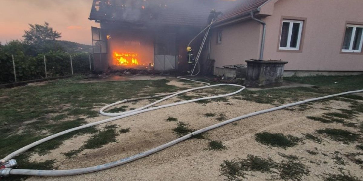 Požar zahvatio celu garažu 