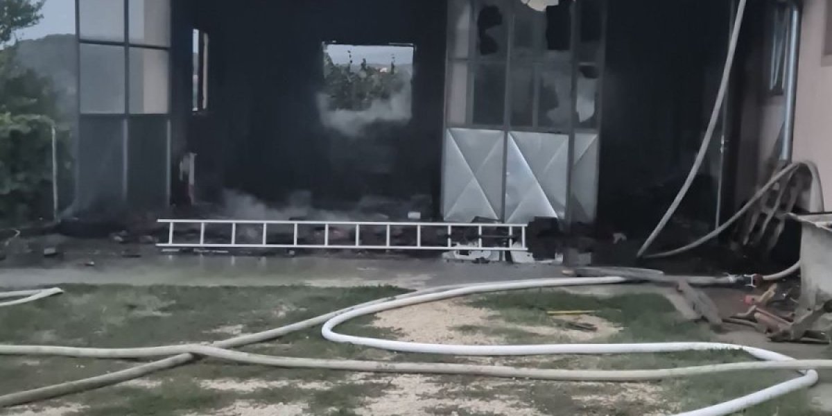 Požar opustošio garažu