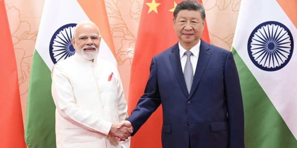 Tramp na aparatima: Si uputio istorijsku poruku Modiju!