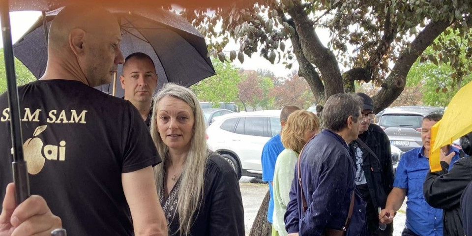 Udovica Bore Đorđevića donela odluku - Sve otkriveno na rokerovom godišnjem pomenu (FOTO)