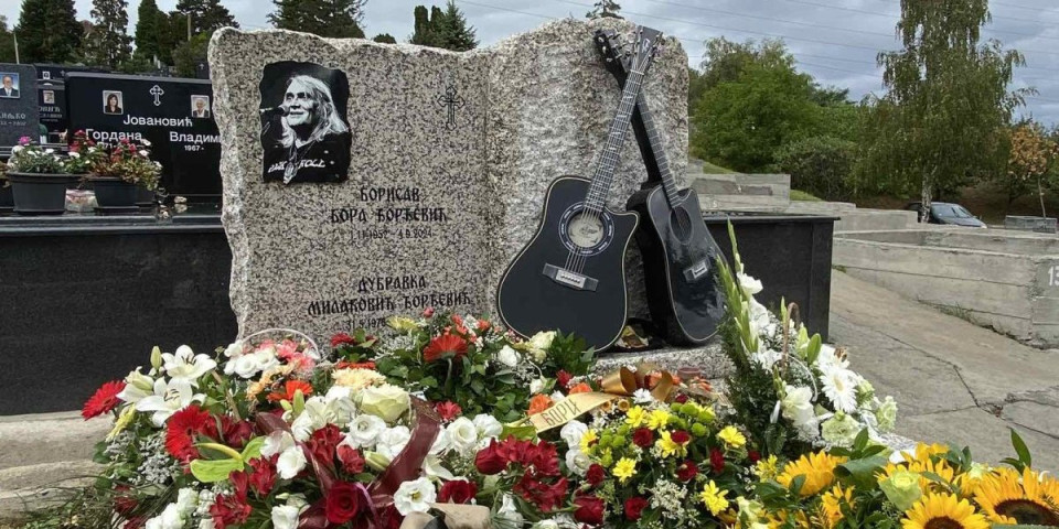Grob Bore Đorđevića postao turistička atrakcija: Ljudi zbog rokera dolaze čak iz Minhena