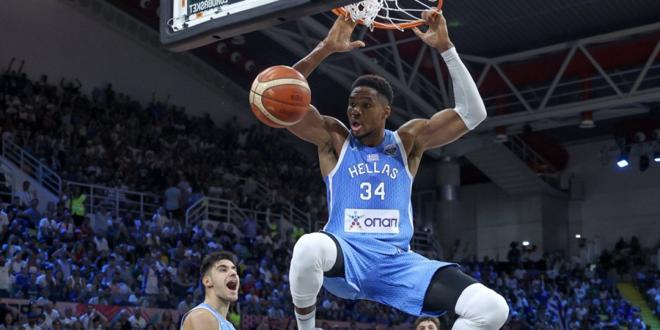 Skloni tu je*enu zastavu Turske - Grk doživeo nervni slom uživo