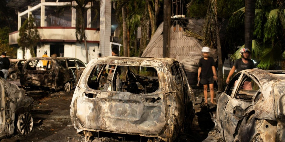 Masovni protesti potresaju Indoneziju: Ovo liči na klasičan primer obojene revolucije! Da li nas čeka novi Majdan?!