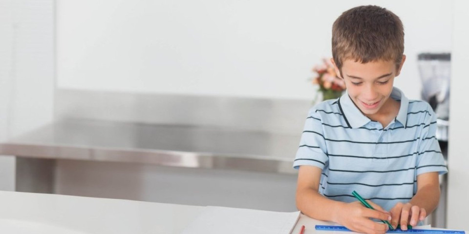 Plavi marker pomaže pri učenju: Da nam deca brže uče, a duže pamte - Mali trik, velika pomoć