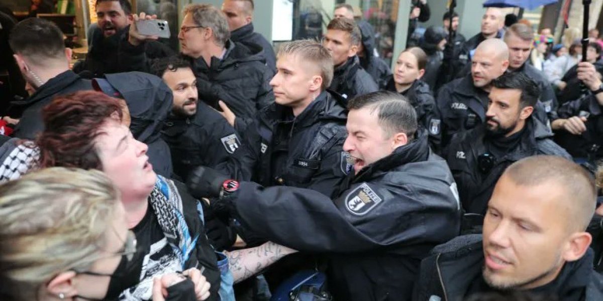 Demonstracije i haos u Nemačkoj: Nasilje na ulicama sve veće, učesnici se sukobili sa policijom - nije im to trebalo (VIDEO)