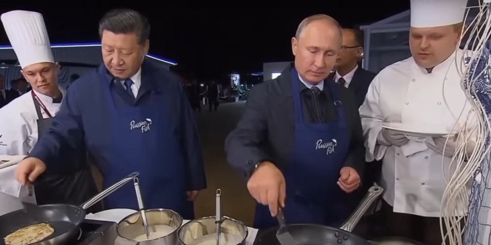 Zapad u suzama: Savez Moskve i Pekinga nije samo interesni - već i lični: Si i Putin se godinama dočekuju upravo ovako! (VIDEO)
