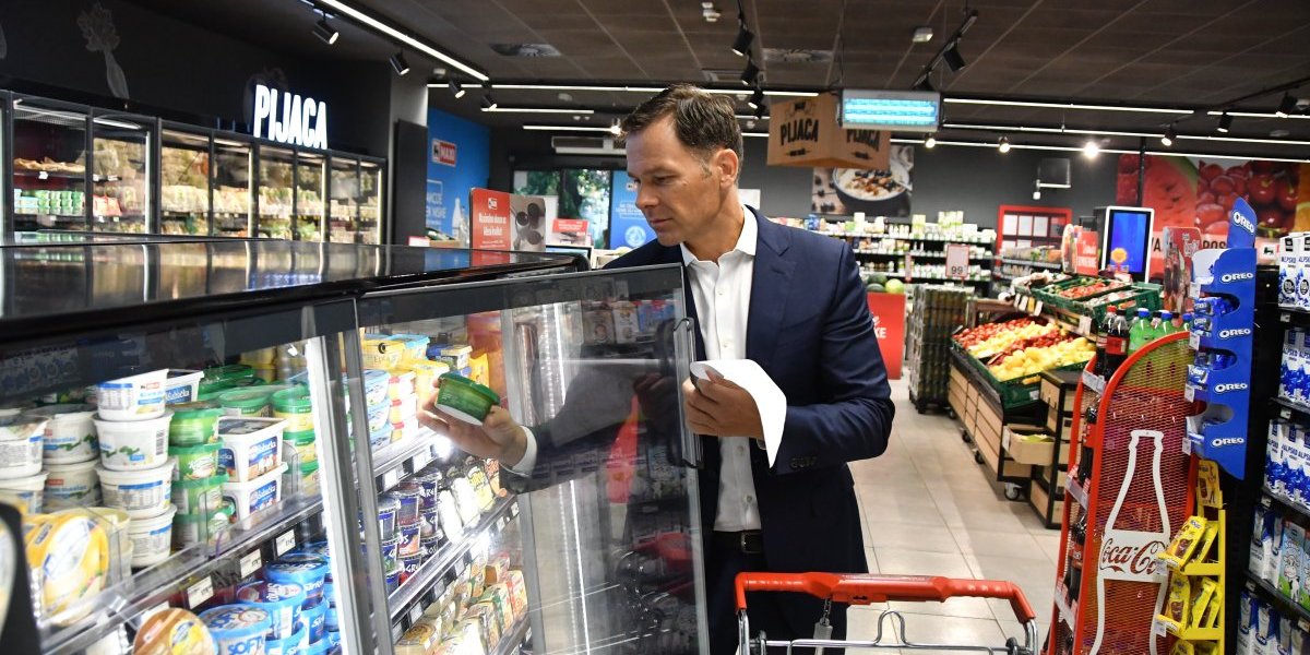 Siniša Mali u kupovini