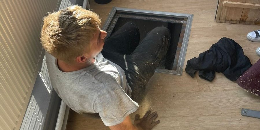 (VIDEO) Došli smo do šok snimka: Blokaderi se krili u rupi kao Sadam Husein!