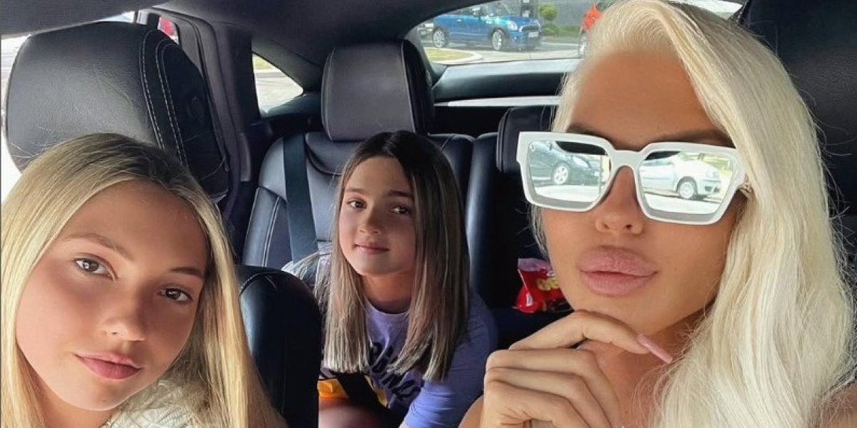 Jelena Karleuša sa ćerkama