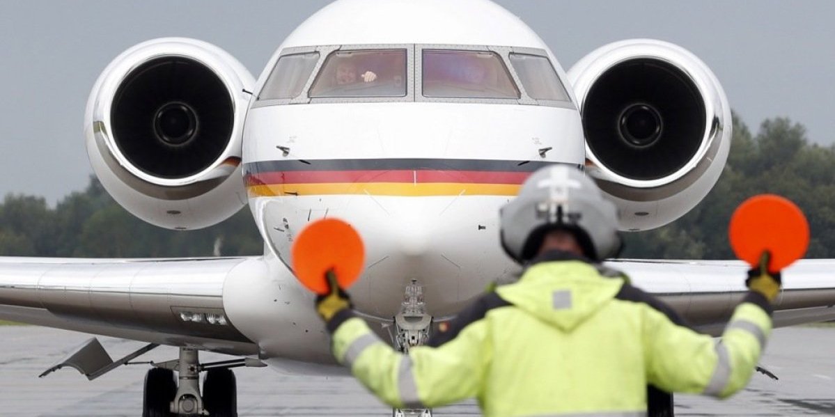 Rusi "zaslepeli" avion Ursule fon der Lajen iznad Bugarske?! Sat vremena trajala drama - svi pričaju o potezu pilota!