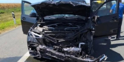 Saobraćajna nezgoda dogodila se danas na auto-putu između Rume i Pećinaca.