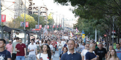 Blokaderi-zgubidani, koji više od 11 meseci sprovode anarhistički teror u Srbiji sprečavajući normalan život, doživeli su totalni brodolom pošto su sa najvažnijih međunarodnih adresa u kratkom roku dobili šamar za šamarom!