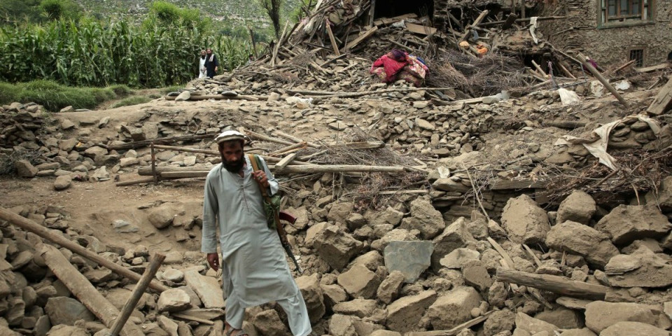 Crni dani u Avganistanu: Broj preminulih se povećao na 1.000(FOTO/VIDEO)