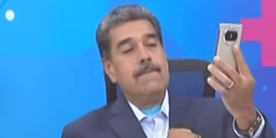 "Ni Gringosi neće moći da me prisluškuju": Si Đinping "naoružao" Madura posebnim poklonom (VIDEO)