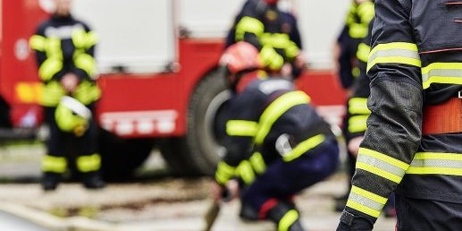 Apokaliptične scene kod Novog Sada: Vatra bukti uz autoput - Vozačima onemogućeno da normalno voze (FOTO)