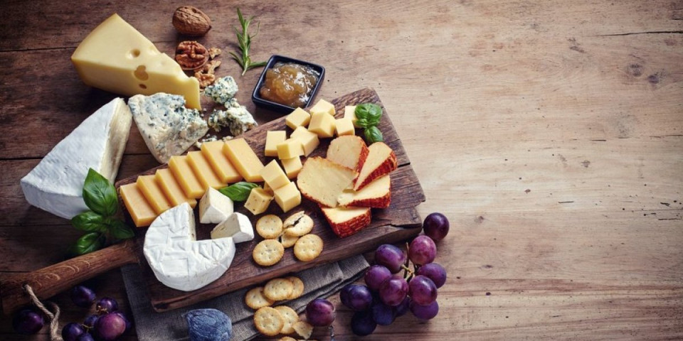 Neobične, ali ukusne kombinacije sira i voća - Ljubav na prvi griz (FOTO)