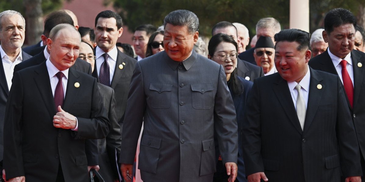 Novi vrhovni vođa Severne Koreje? Ćerka Kim Džong Una prisustvovala vojnog paradi u Pekingu (FOTO/VIDEO)