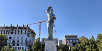 Mnogima je poznata srpska izreka  "od Kulina bana...", a retko ko zna nešto o njemu. Vladao je Bosnom od 1180. do 1204. godine i iza sebe je ostavio povelju na osnovu koje se zna da je dubrovačke trgovce oslobodio uobičajenih carina.