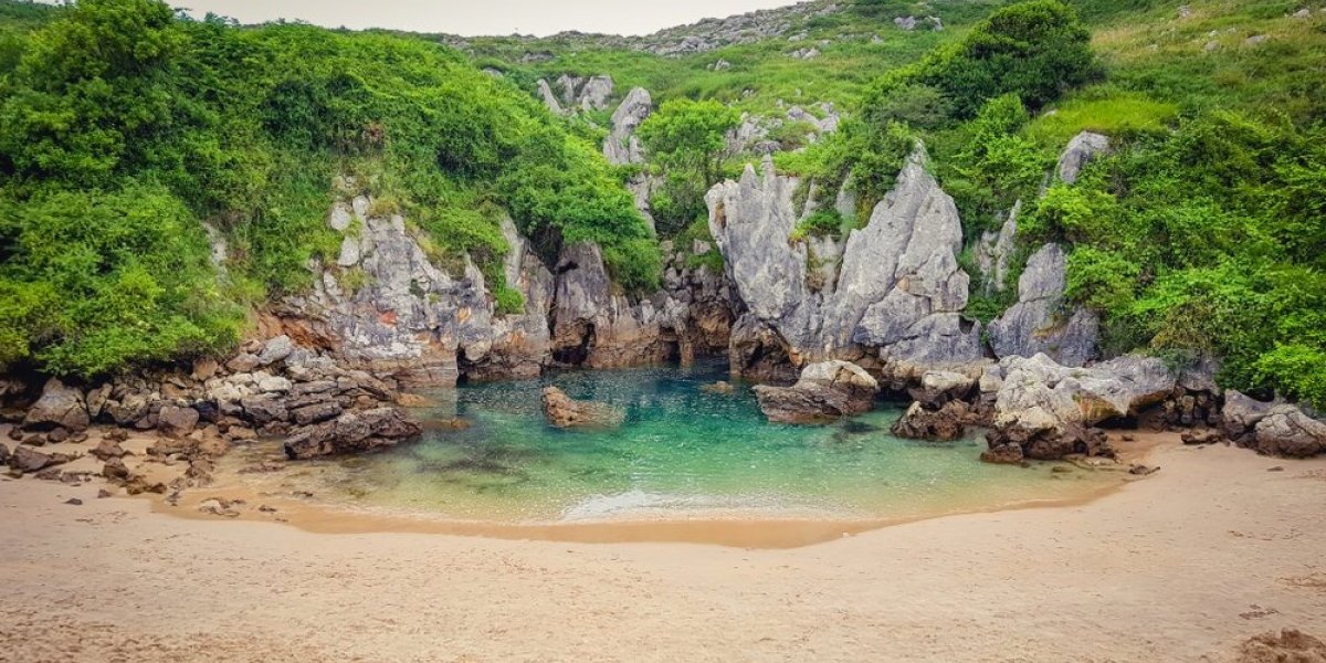 Najmanja plaža na svetu: Čudo prirode koje fascinira - do nje se dolazi podzemnim putem (VIDEO)