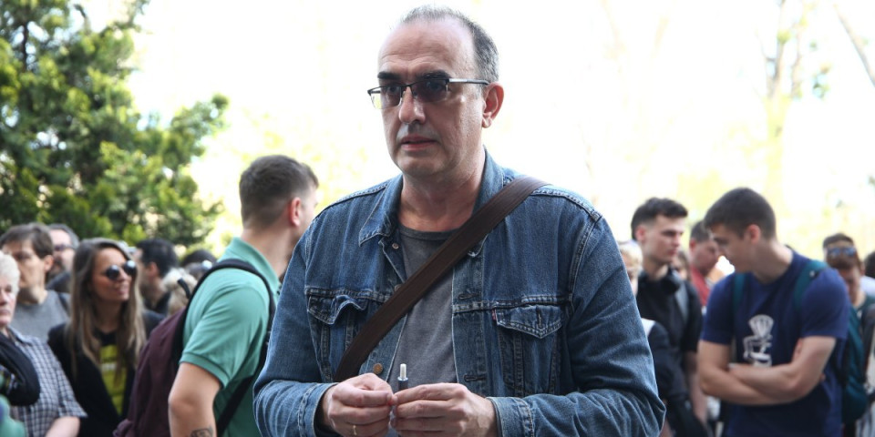 Dinko se ponovo utrpava studentima: Insistirao da pokažu listu za izbore, pa uputio jezive pretnje