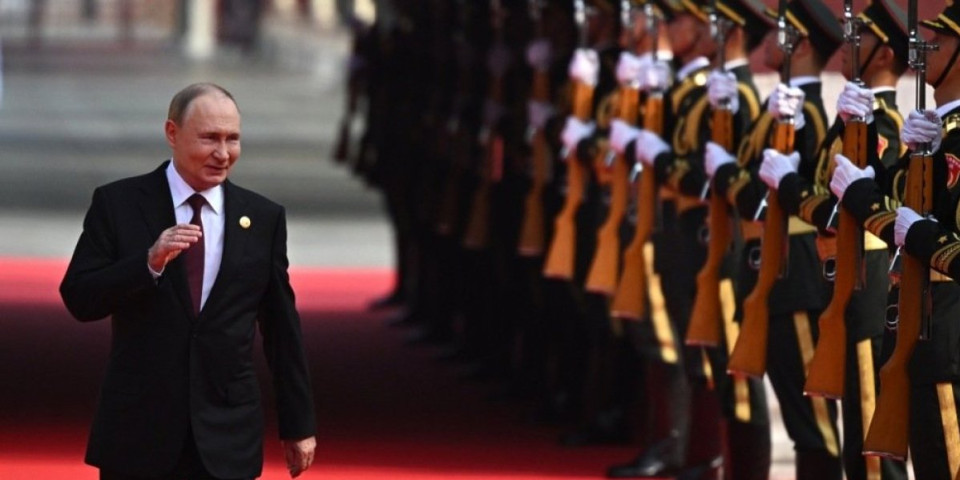 U Kini svi primetili kod Putina upečatljiv detalj: Šta znači ovo?! (FOTO)