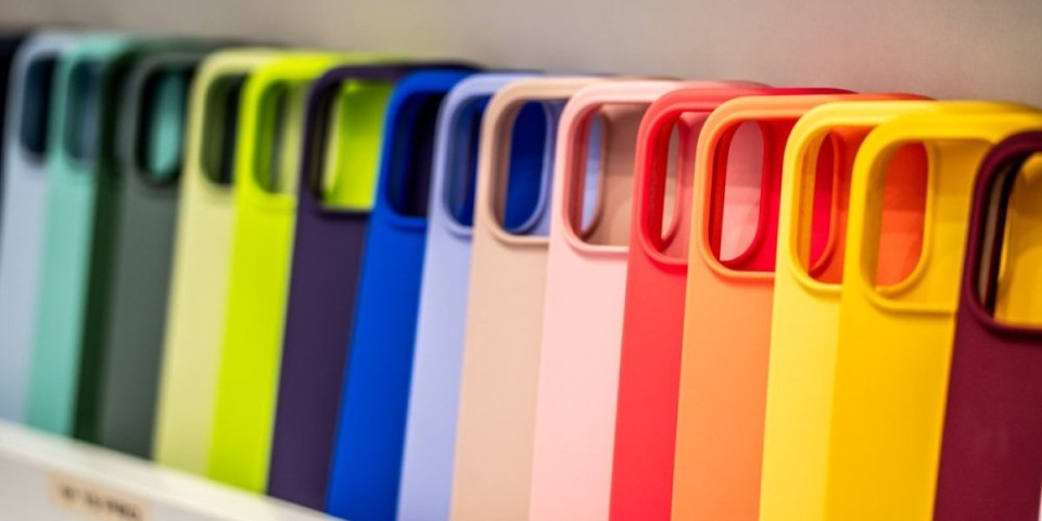 Kažite ćao običnim maskama za telefone, jer je najveći modni trend 2025. stigao (FOTO)