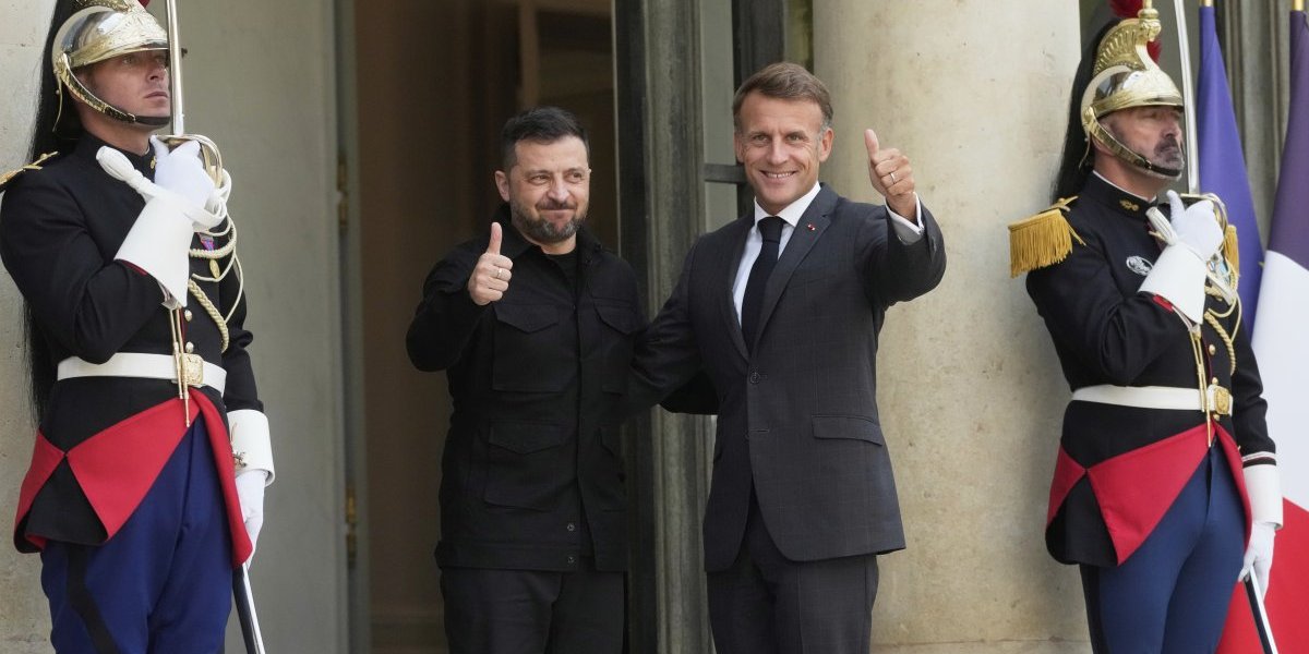 Volodimir Zelenski i Emanuel Makron