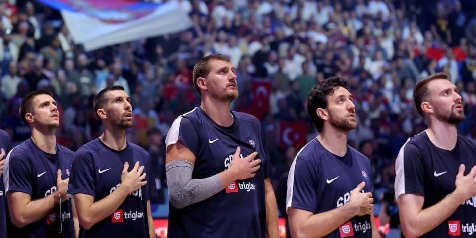 Srbi besni na Pešića - Selektor na udaru posle poraza, prve reakcije navijača