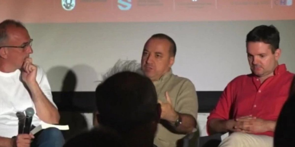 Dinko sa saborcima u Hrvatskoj: Moramo da sklonimo Vučića, pa će blokaderi proglasiti Srbe genocidnim (VIDEO) Dinko sa saborcima u Hrvatskoj: Moramo da sklonimo Vučića, pa će blokaderi proglasiti Srbe genocidnim (VIDEO)