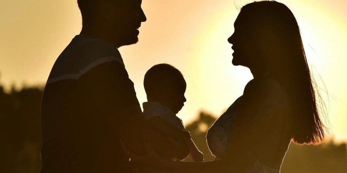 Uroš Živković sa ženom i sinom