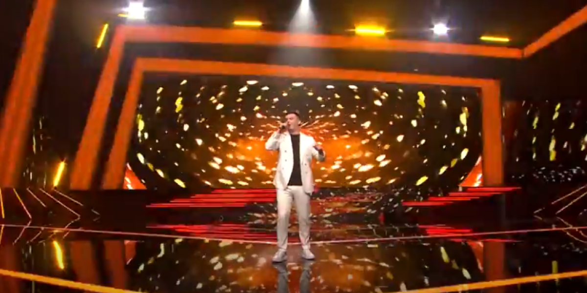 Pevač operisao tumor - Dete se ne odvaja od njega: "Celu noć je bio uz mene" (FOTO)