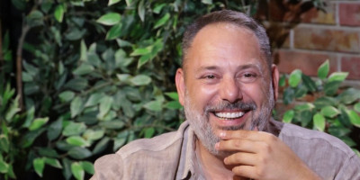 Društvene mreže "gore" nakon serije objava biznismena Branka Babića na društvenoj mreži Iks u kojima je on na duhovit način spustio na zemlju blokadere nakon što su iz Osla dobili šamarčinu kojoj su nisu nadali.