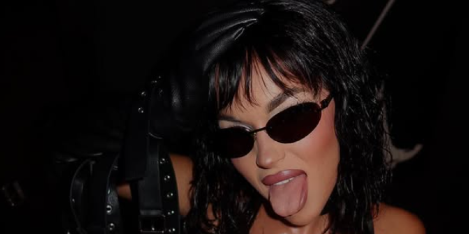 Ne kipe, iskipele su: Pevačica ima cice kao lubenice, krenuće vam voda na usta