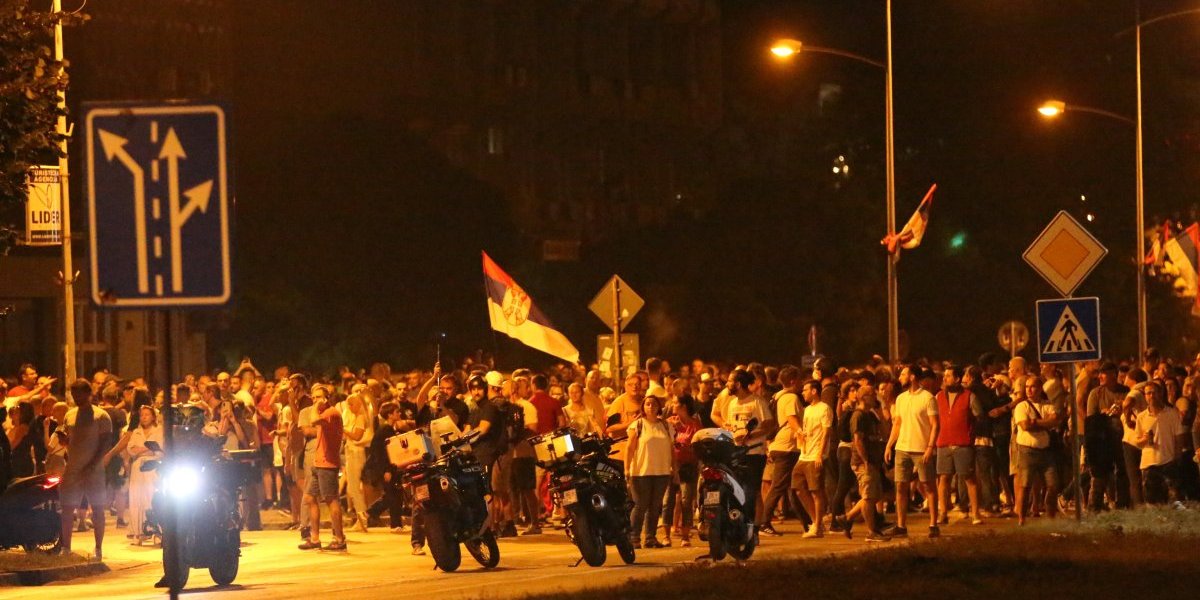 Vučić o oružju blokadera koje je pronađeno u Rektoratu: Je l' to deco učite nešto, ili se spremate za napad?