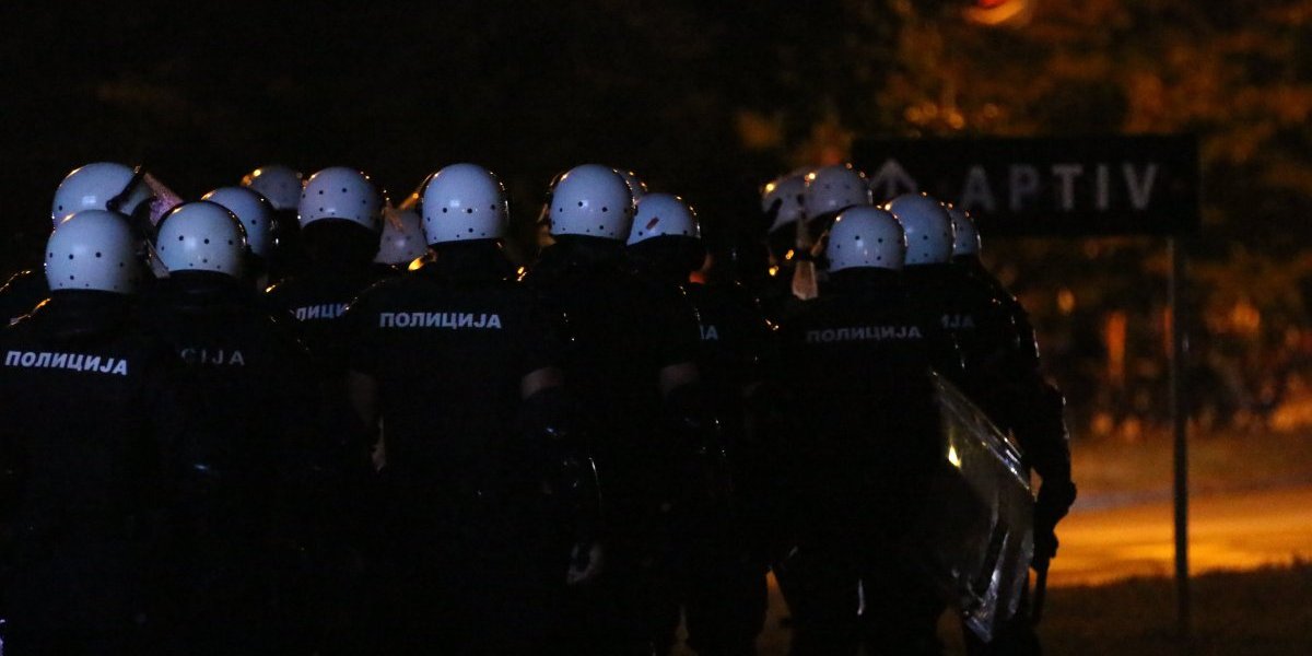 Žele da izazovu građanski rat u Novom Sadu! I Žaklina priznala: Blokaderi udarili na policiju! (VIDEO)